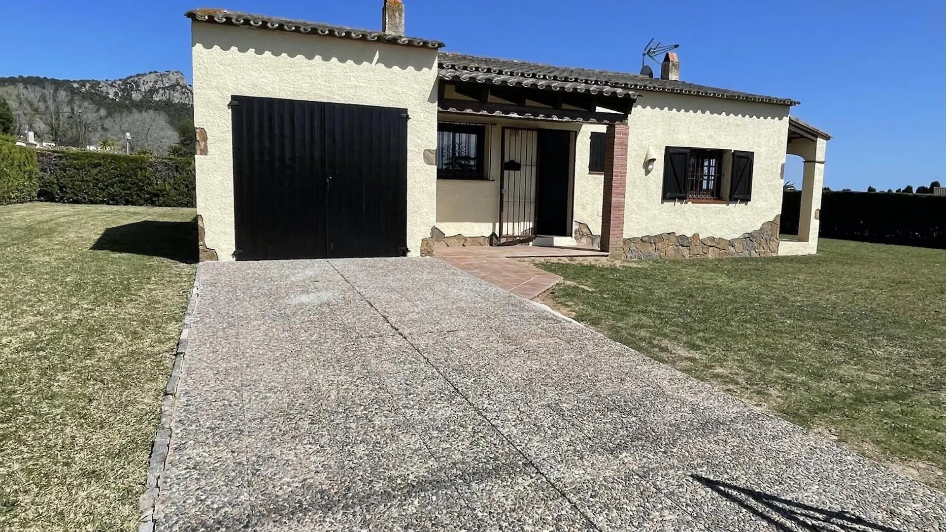 Villa The House In Estartit L'Estartit